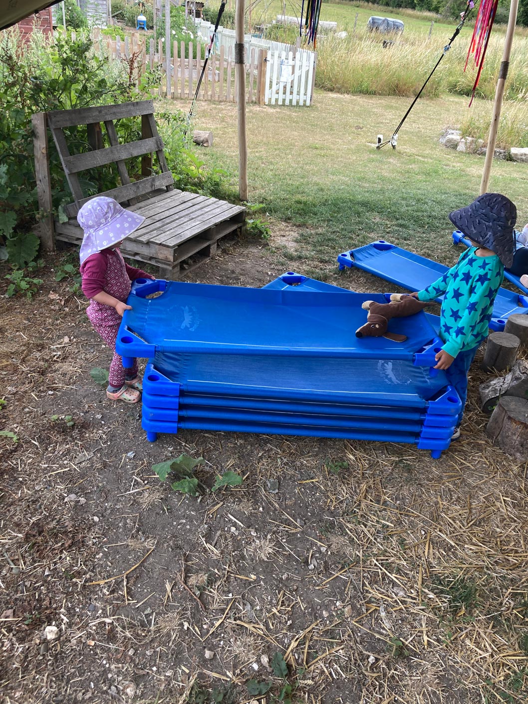 Outdoor nap cot setup