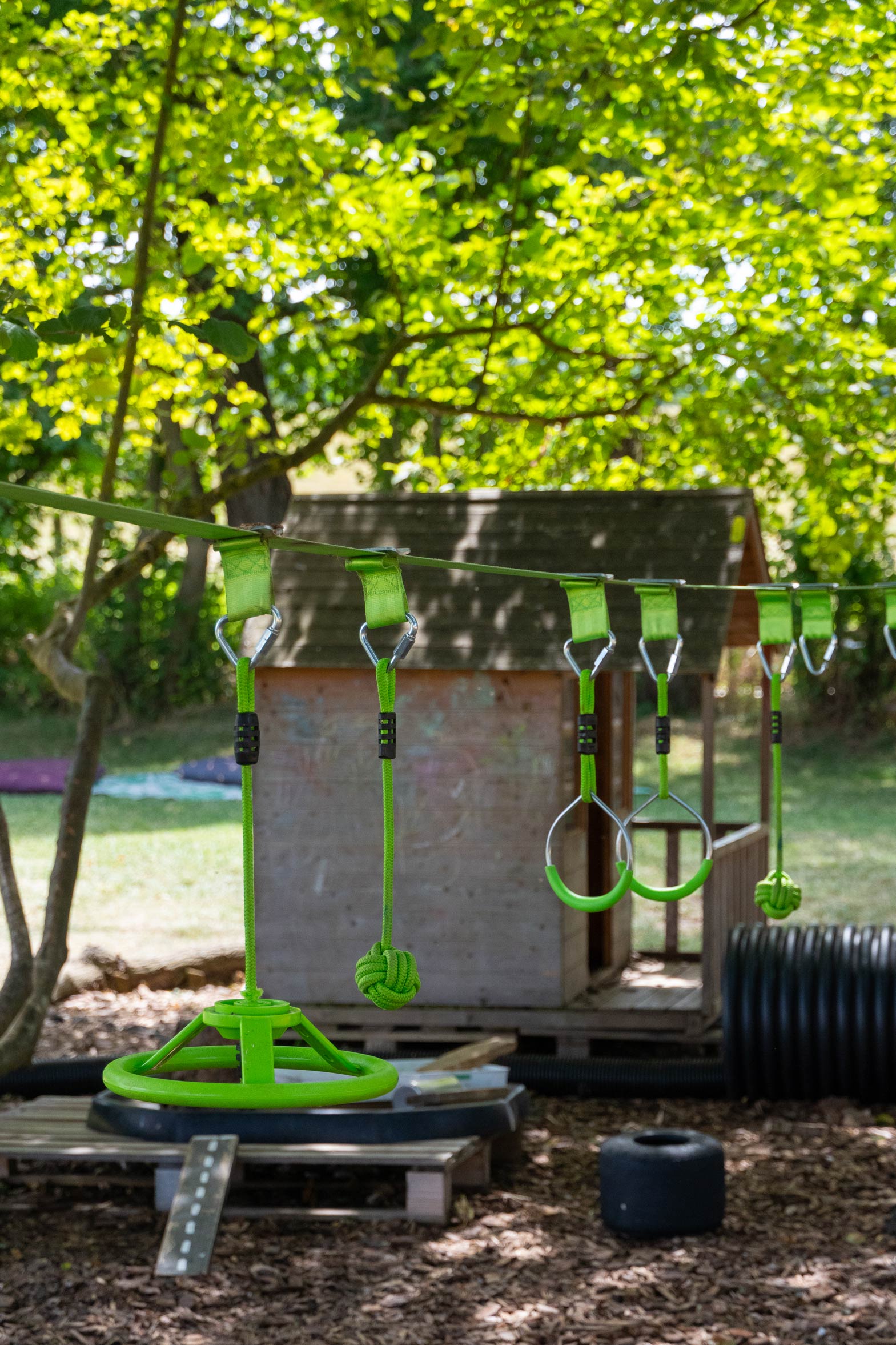 Slackline and obstacle course